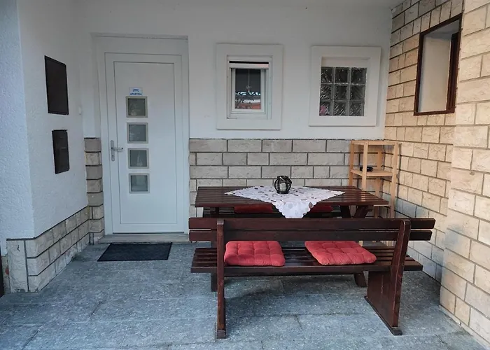 Lara Apartments