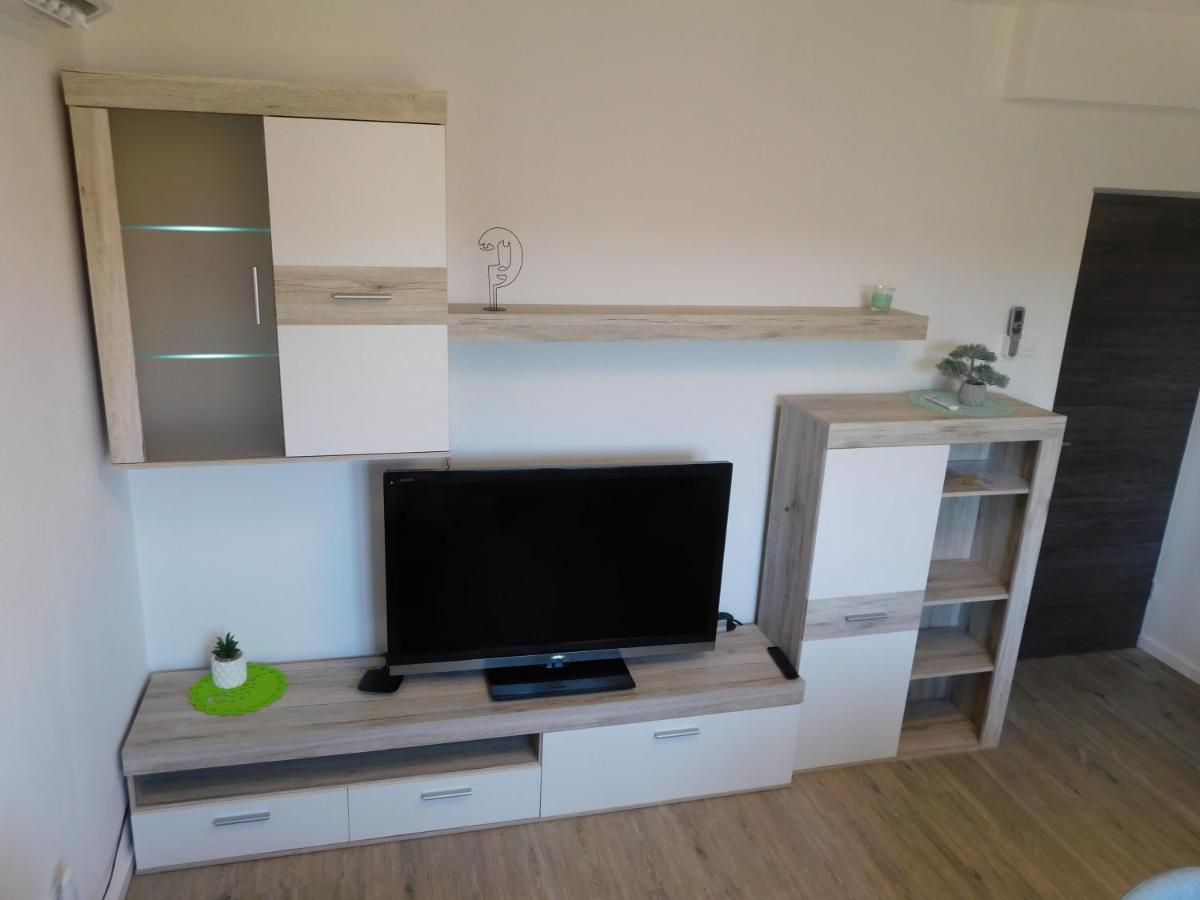 Lara * Portorož