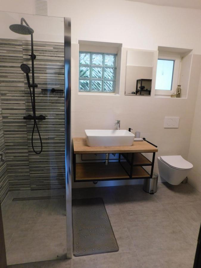 Lara Appartement *